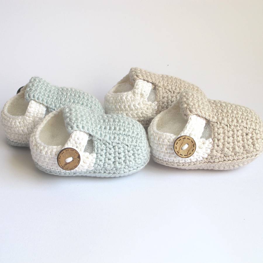 hand crochet t bar baby shoes by attic 